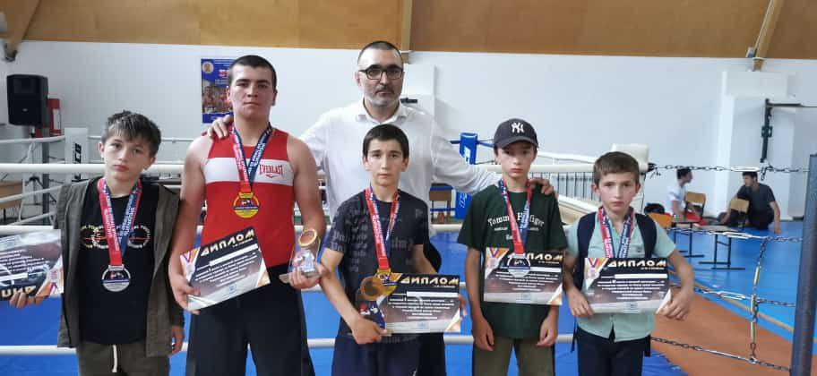 5 юных боксеров с Чародинского района стали призерами турнира в Унцукуле